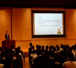 治安対策課員による講話状況